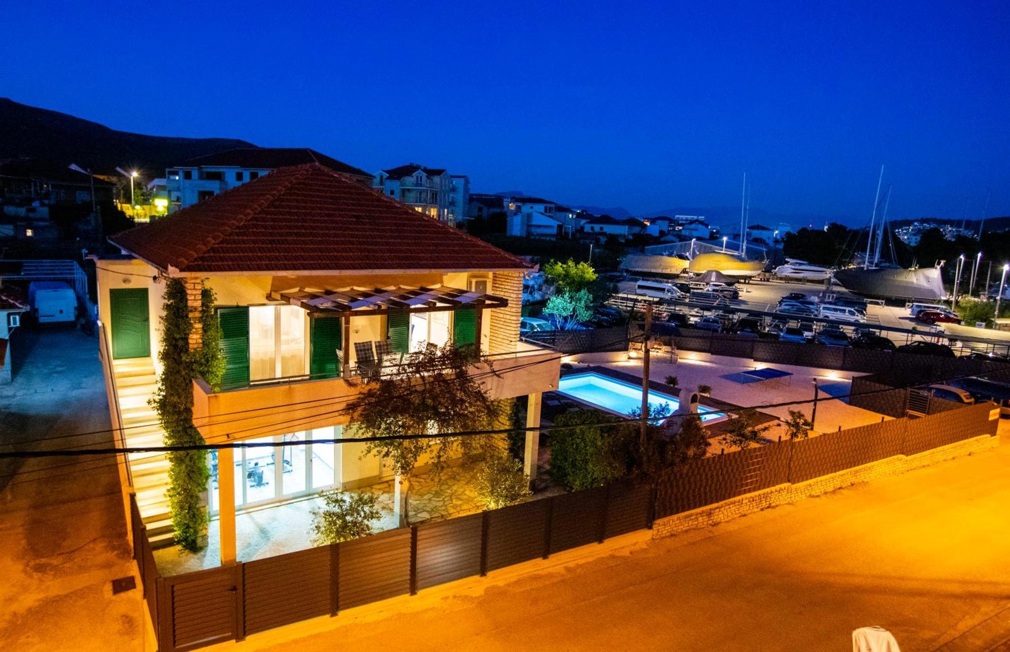 טרוגיר Apartment Laura מראה חיצוני תמונה