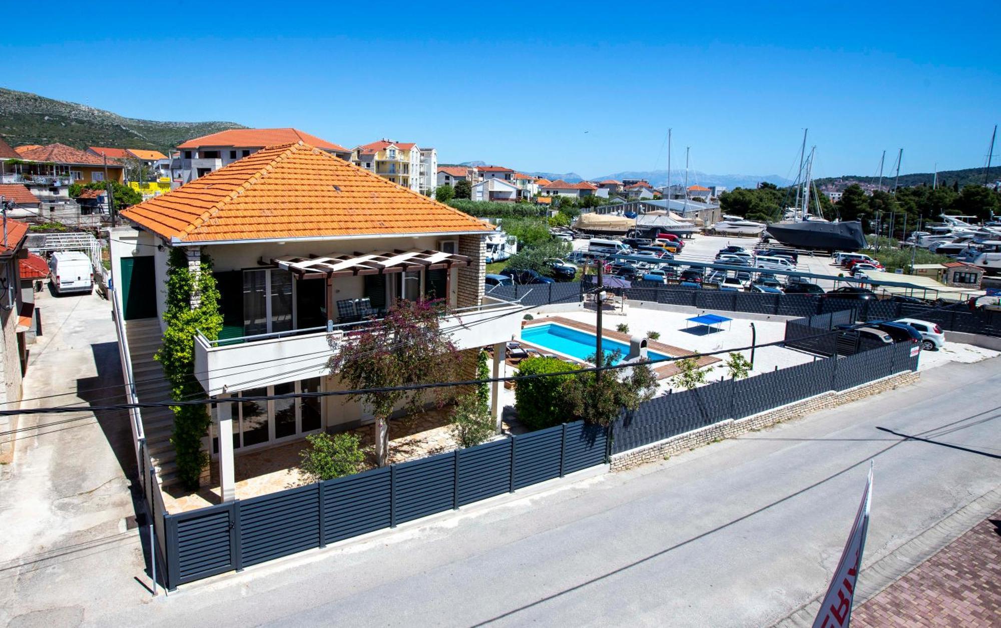 טרוגיר Apartment Laura מראה חיצוני תמונה
